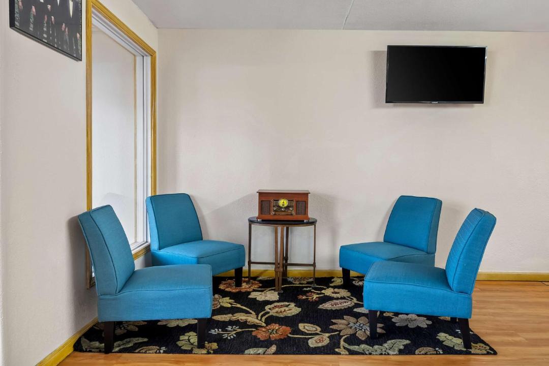Photo of Livingroom in Danville