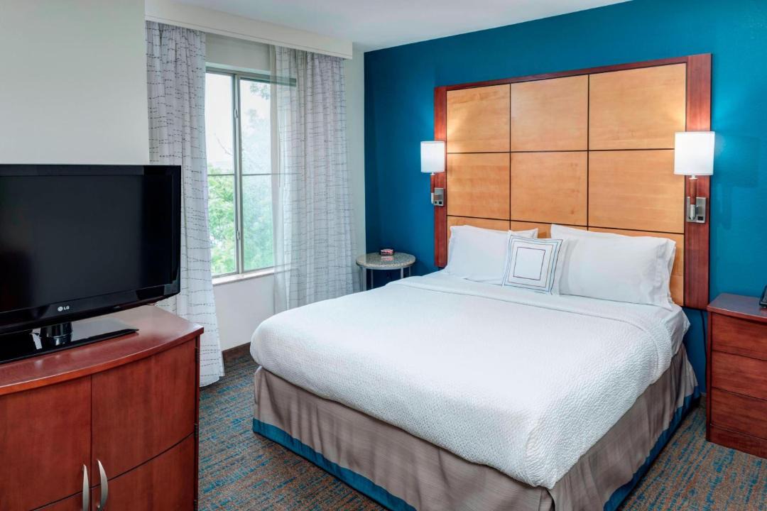 Photo of Bedroom in Lake Forest