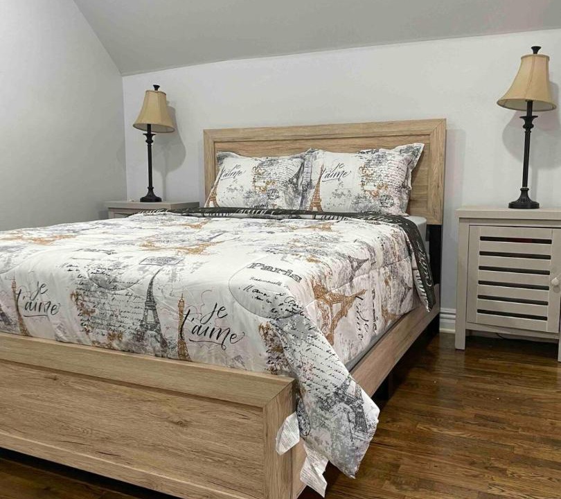 Photo of Bedroom in Woodlawn