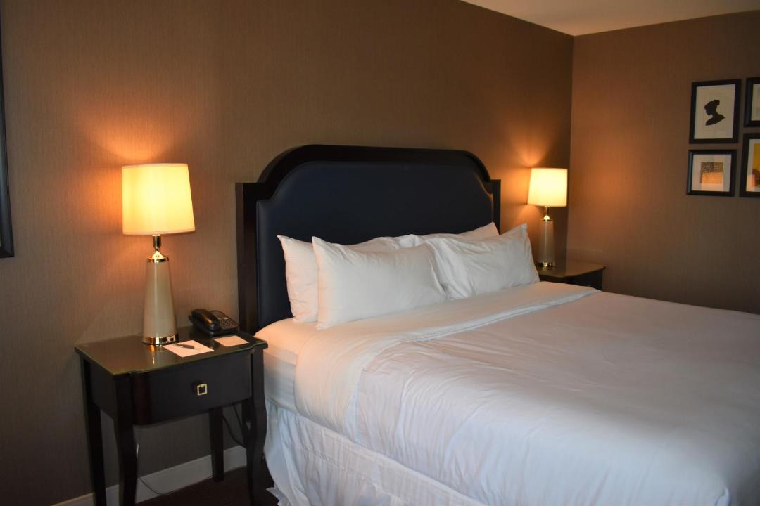 Photo of Bedroom in Lisle