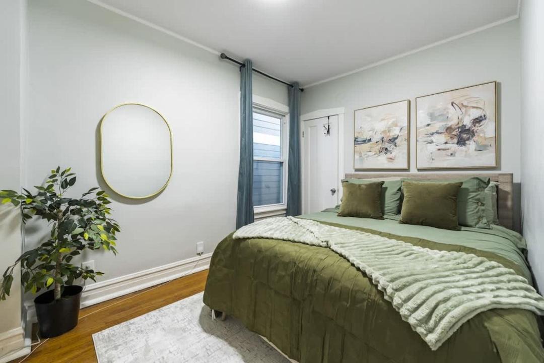 Photo of Bedroom in Oak Park