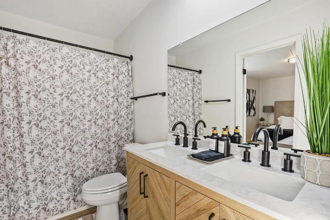 Photo of Bathroom in Forestview