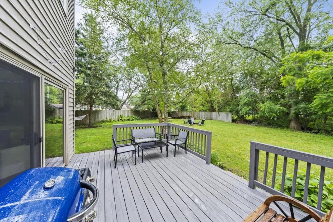 Photo of Patio Balcony in Waukegan