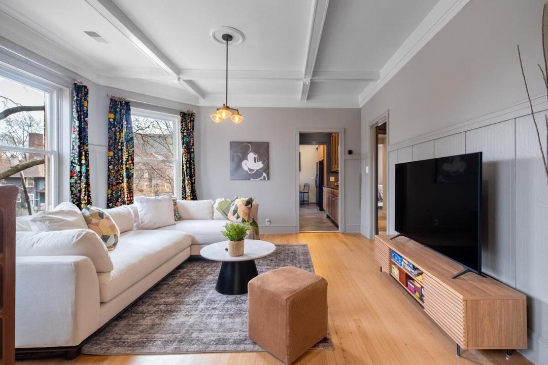 Photo of Livingroom in Rogers Park