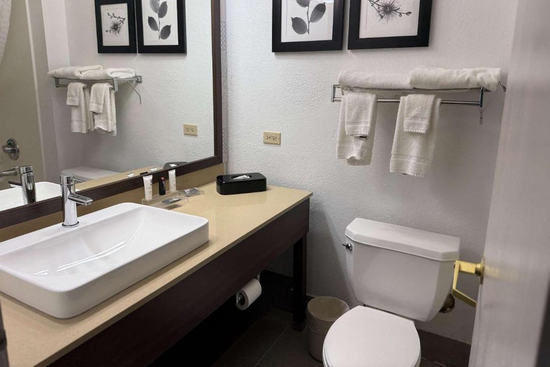 Photo of Bathroom in Elgin