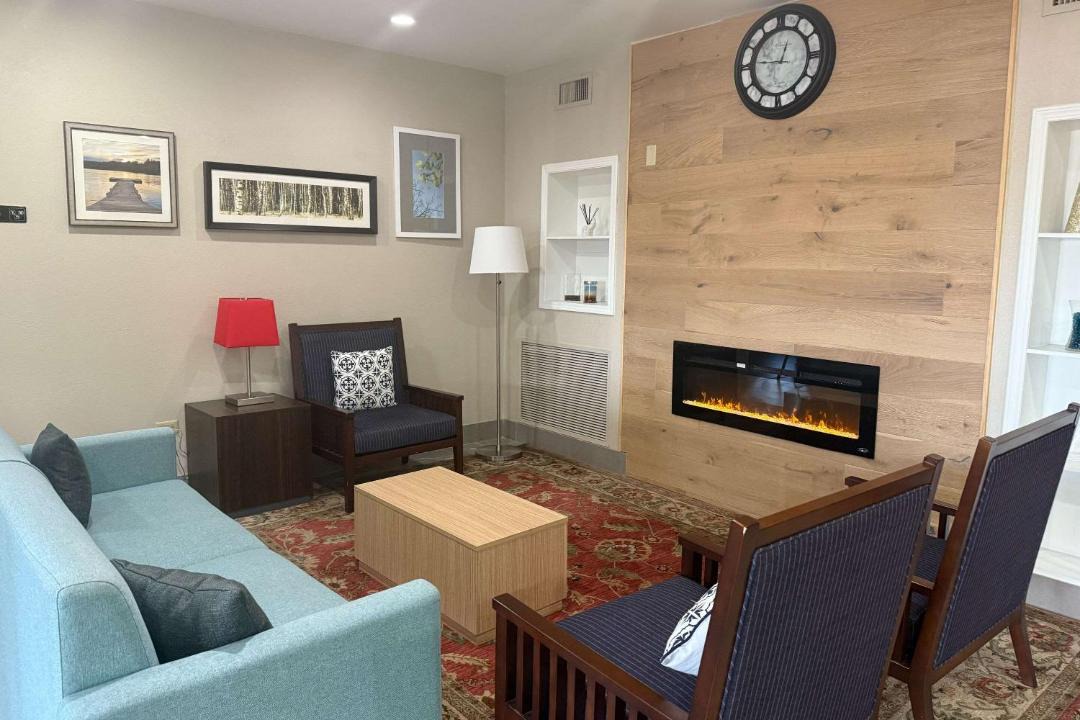 Photo of Livingroom in Elgin