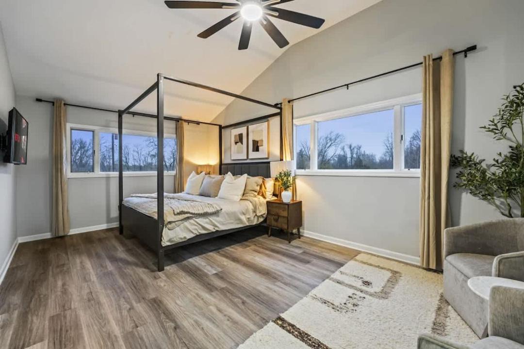 Photo of Bedroom in Oswego