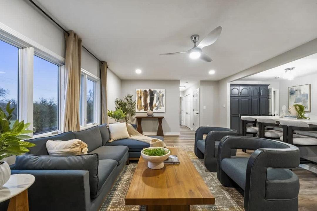 Photo of Livingroom in Oswego