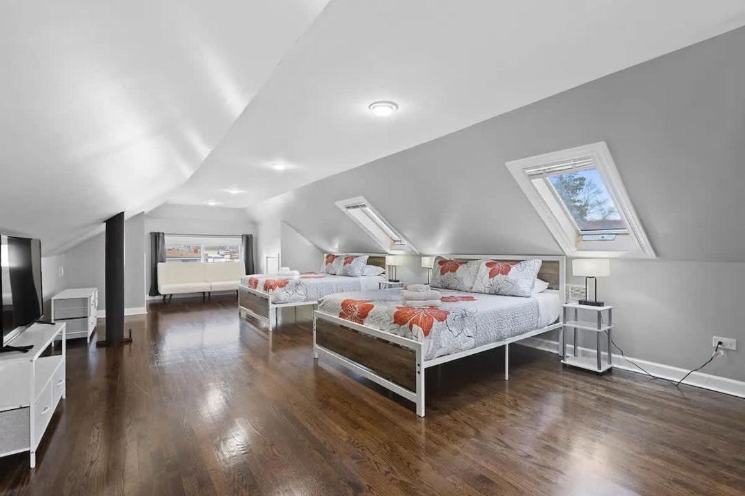 Photo of Bedroom in Morton Grove