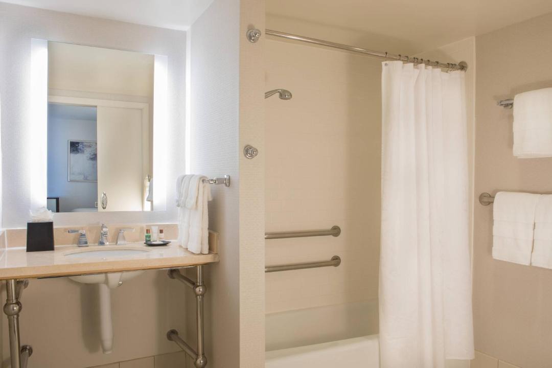 Photo of Bathroom in Elk Grove Village