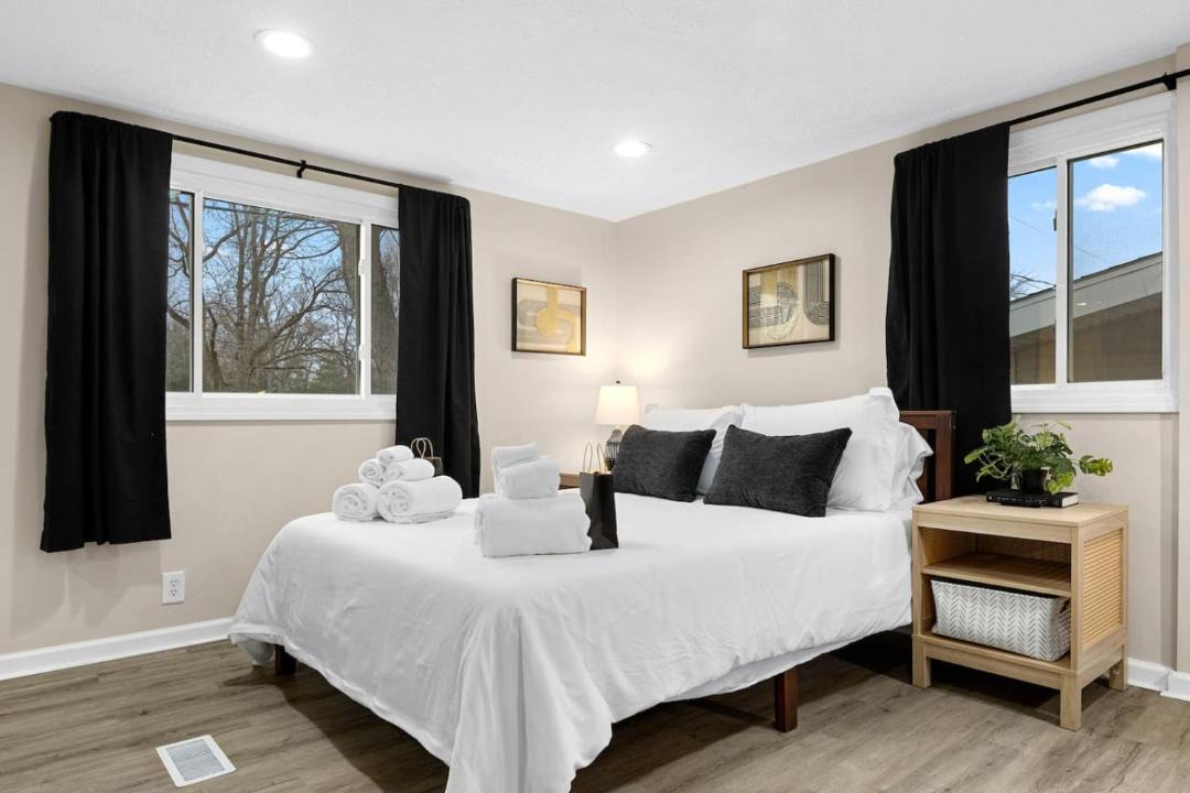 Photo of Bedroom in Creve Coeur