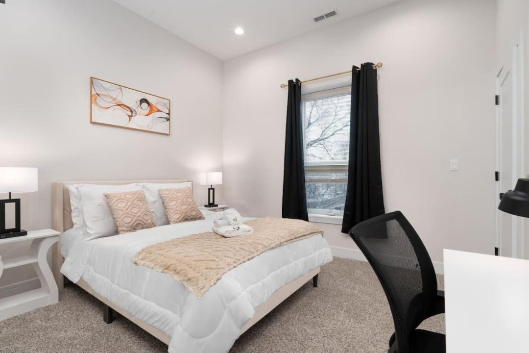 Photo of Bedroom in Bronzeville
