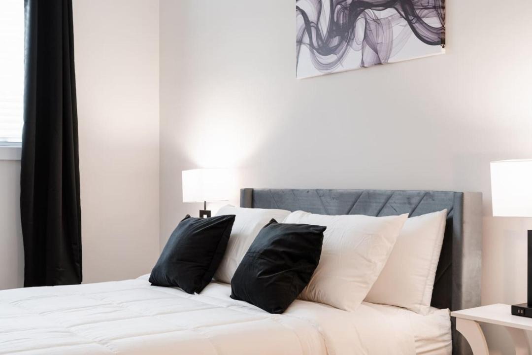 Photo of Bedroom in Bronzeville