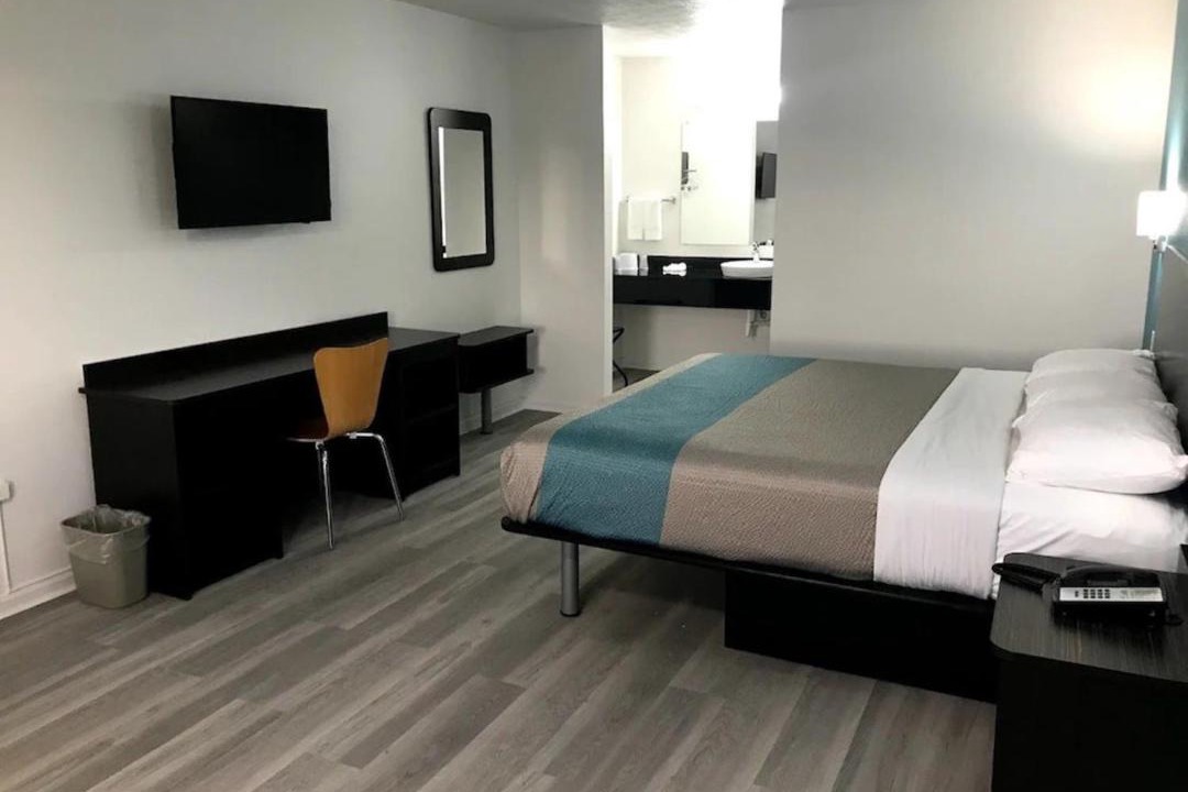 Photo of Bedroom in Metropolis