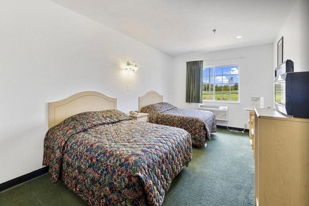 Photo of Bedroom in Red Bud
