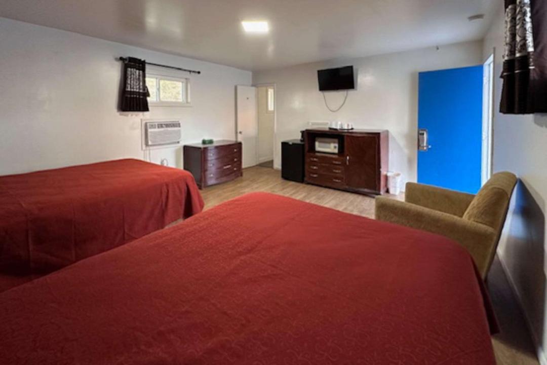 Photo of Bedroom in Flora