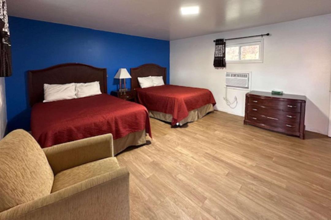 Photo of Bedroom in Flora