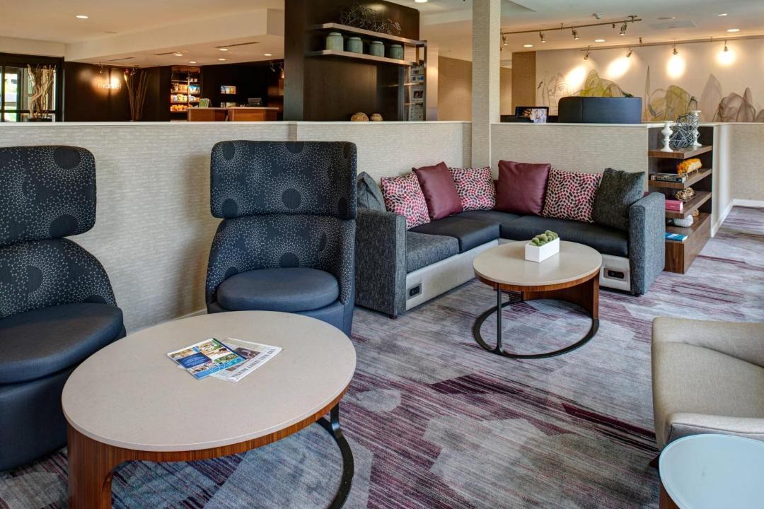Photo of Livingroom in Oakbrook Terrace