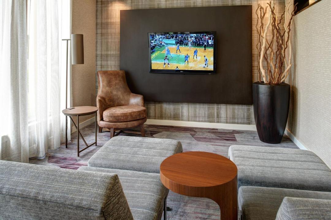 Photo of Livingroom in Oakbrook Terrace