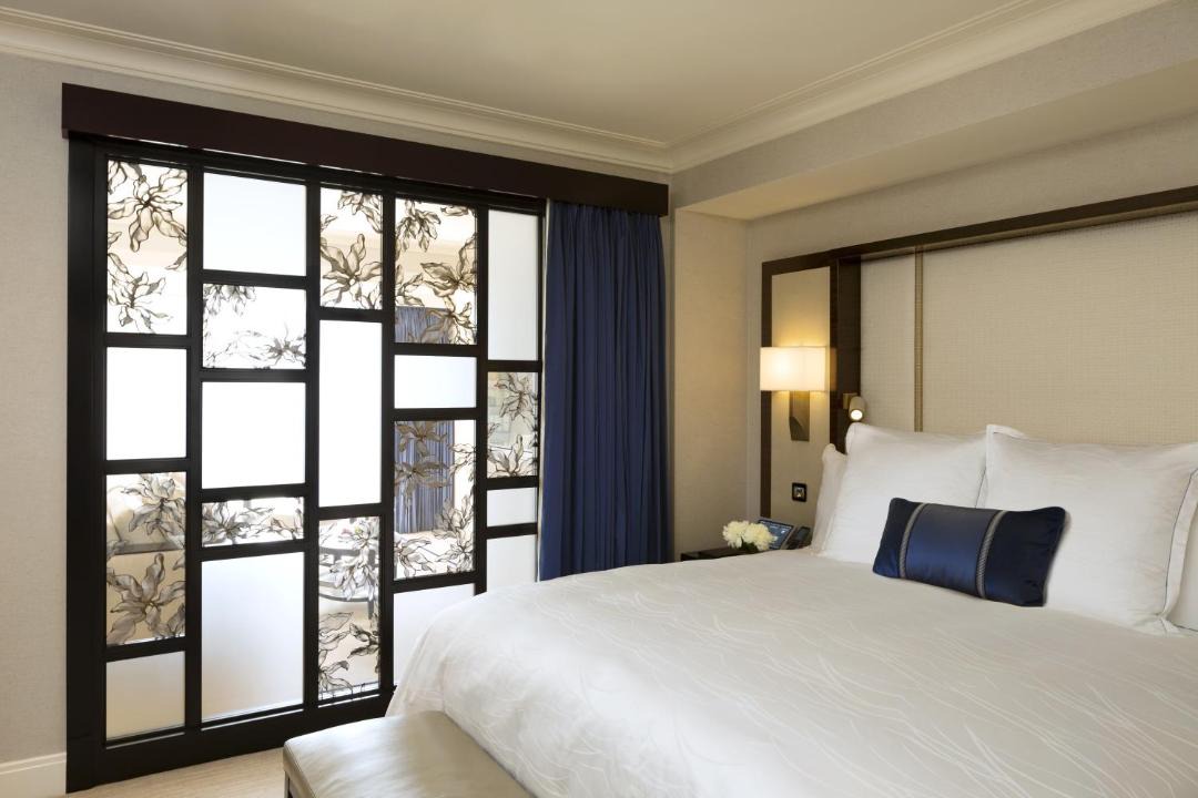 Photo of Bedroom in Near North Side