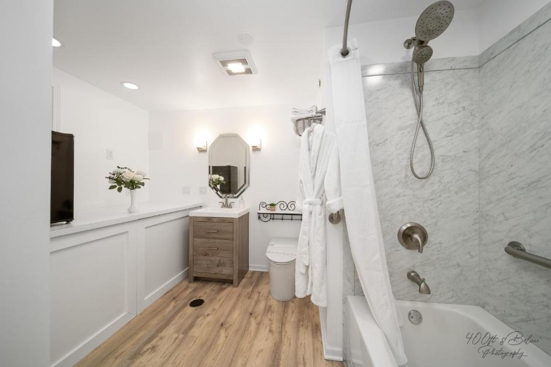 Photo of Bathroom in Plato Center