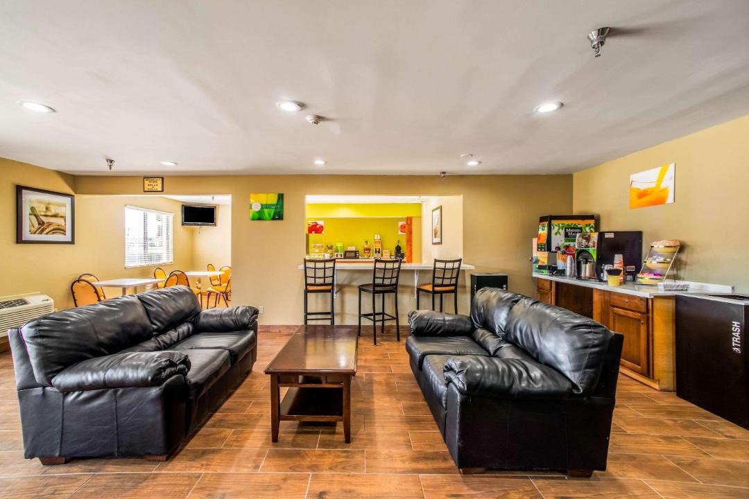 Photo of Livingroom in Carbondale