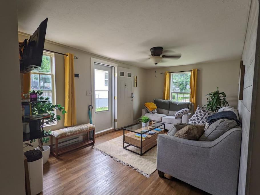 Photo of Livingroom in Springfield