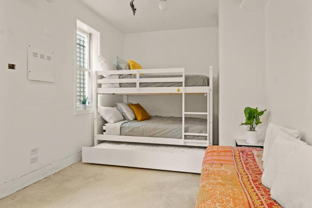 Photo of Bedroom in Roscoe Village