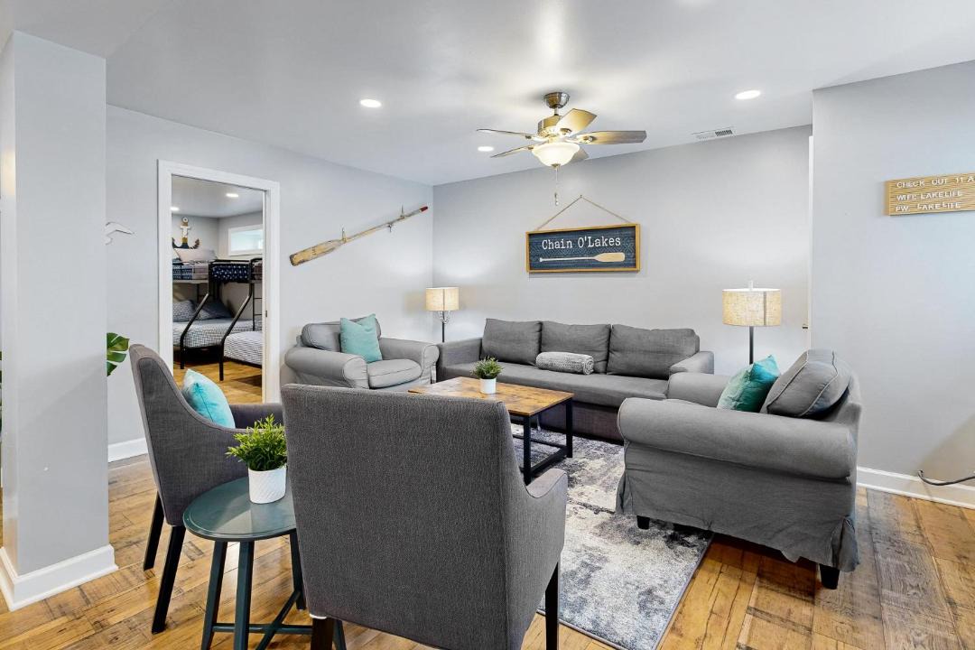 Photo of Livingroom in Channel Lake