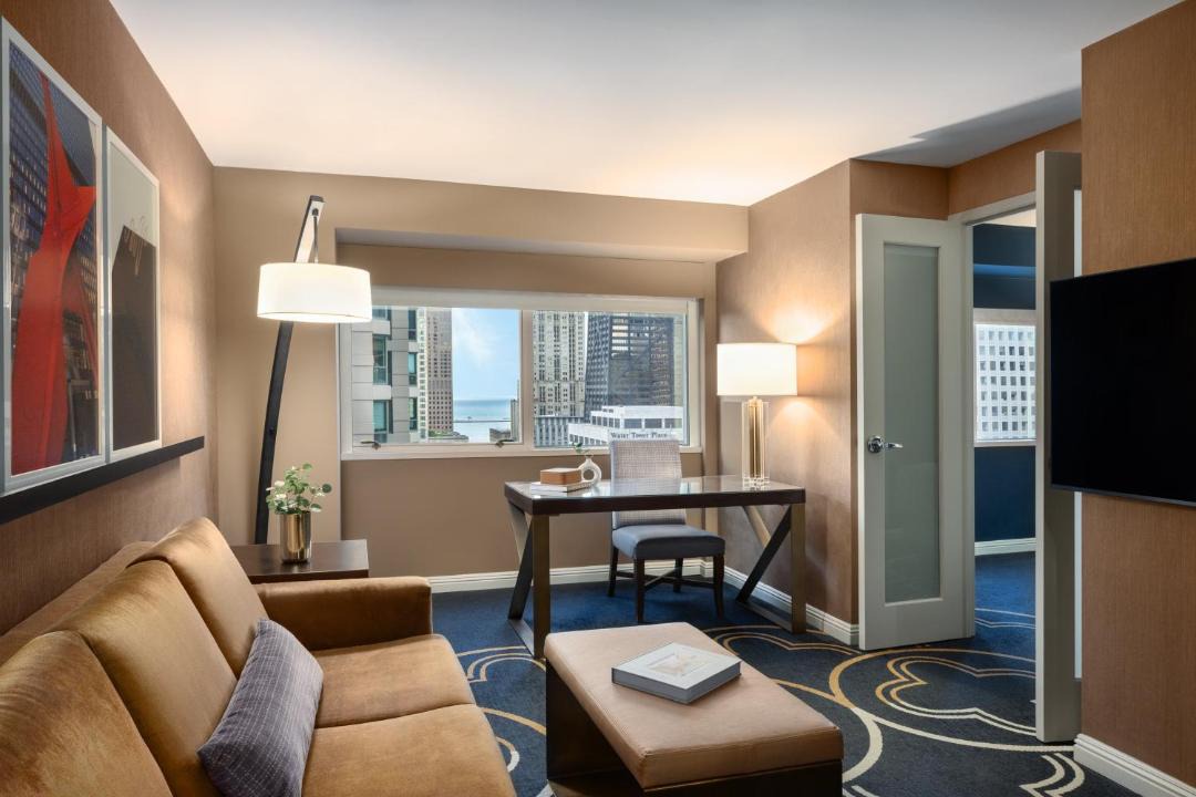 Photo of Livingroom in Streeterville