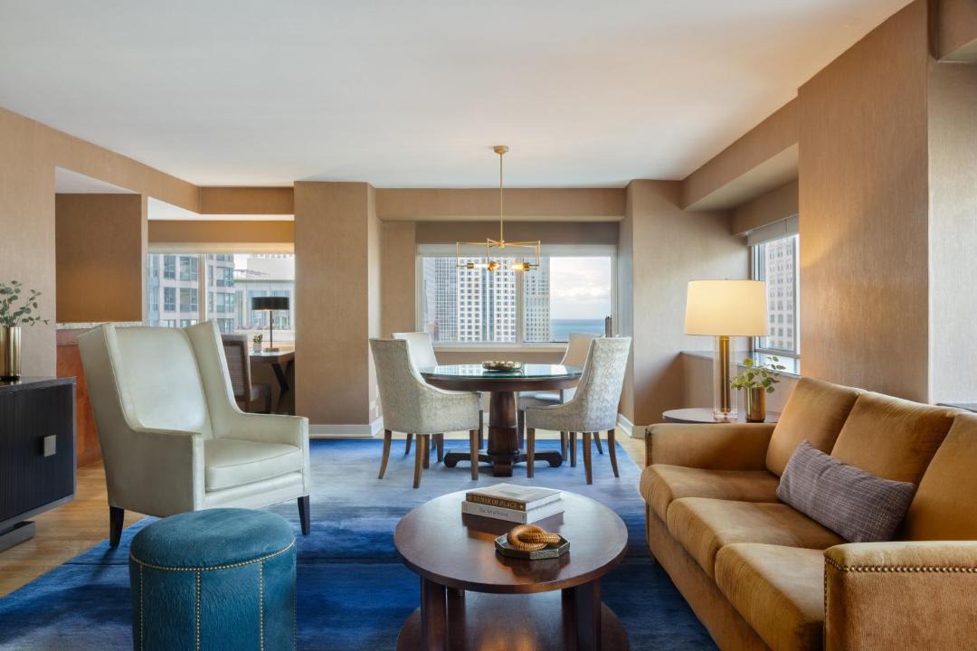 Photo of Livingroom in Streeterville
