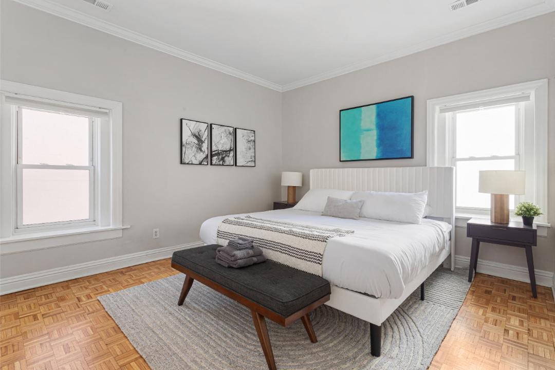 Photo of Bedroom in Near North Side
