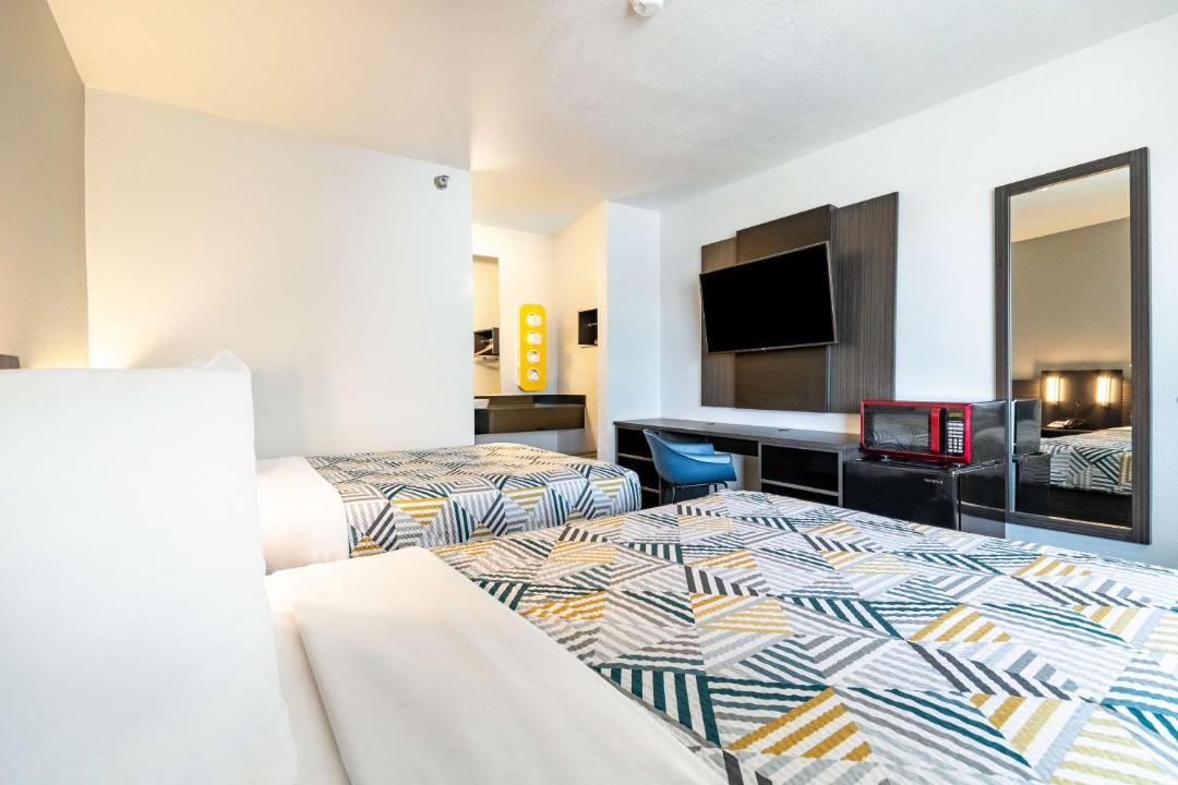Photo of Bedroom in Rolling Meadows