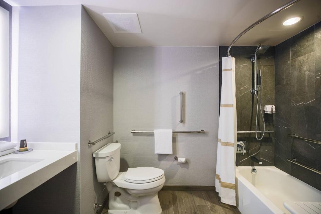 Photo of Bathroom in Near West Side