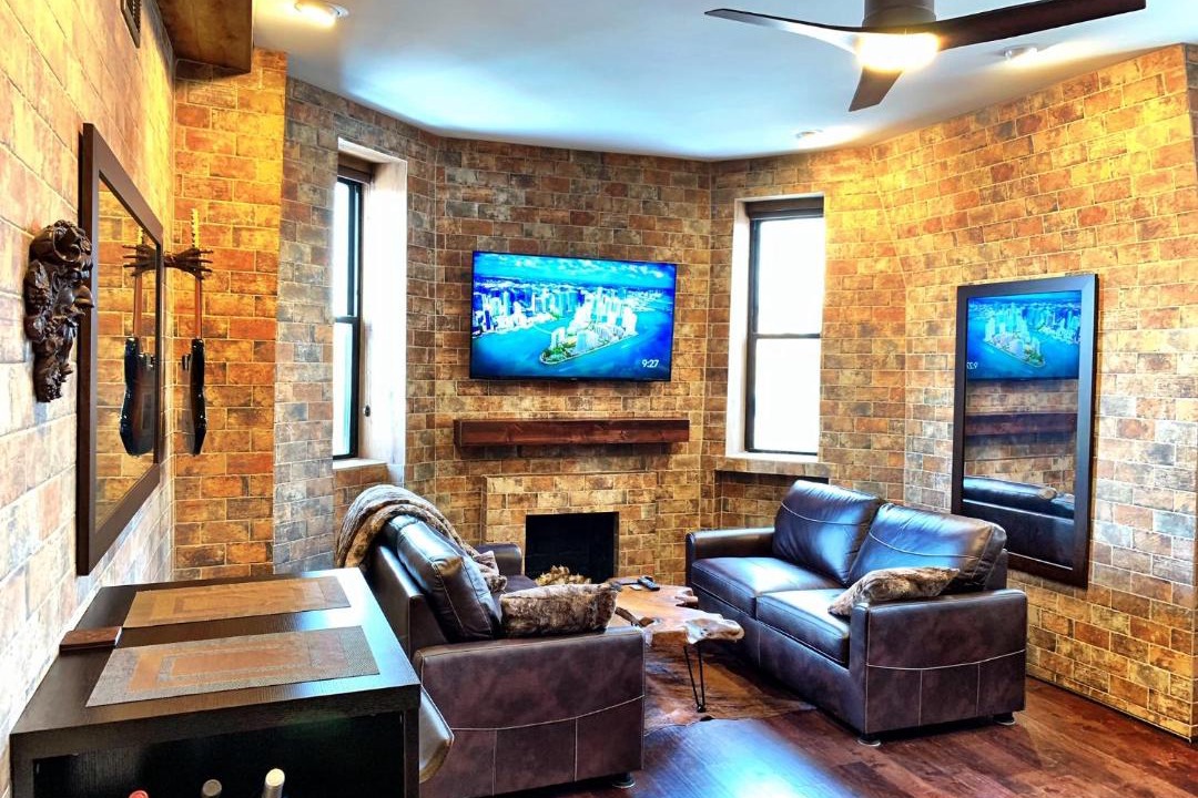 Photo of Livingroom in Old Town Triangle