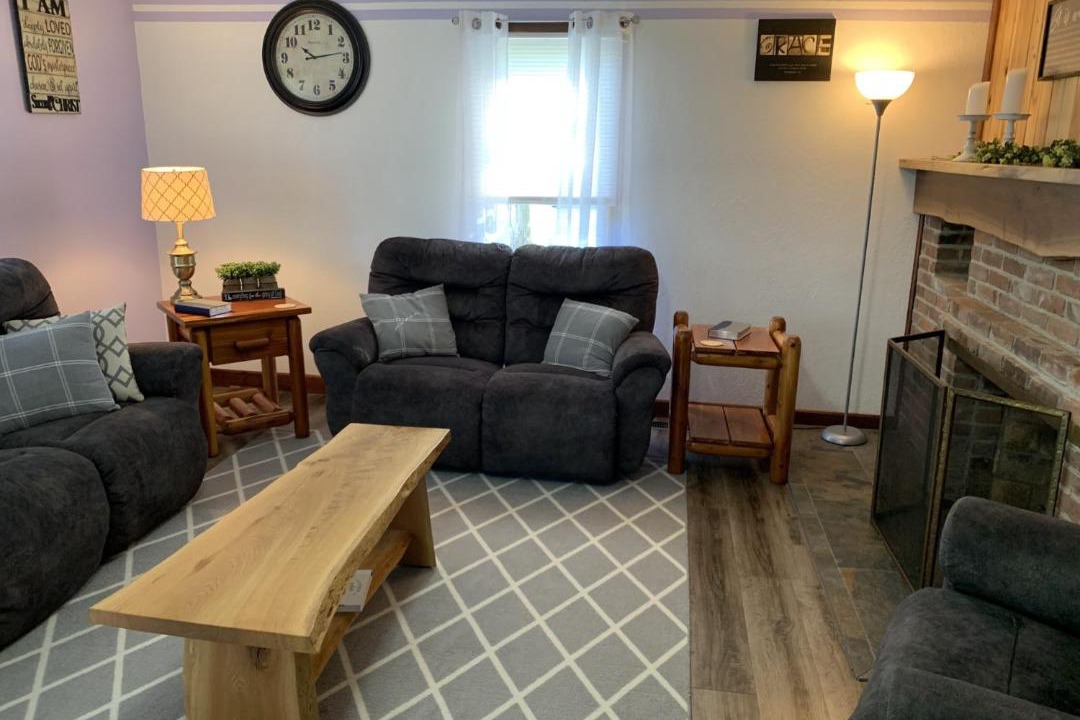 Photo of Livingroom in Flat Rock