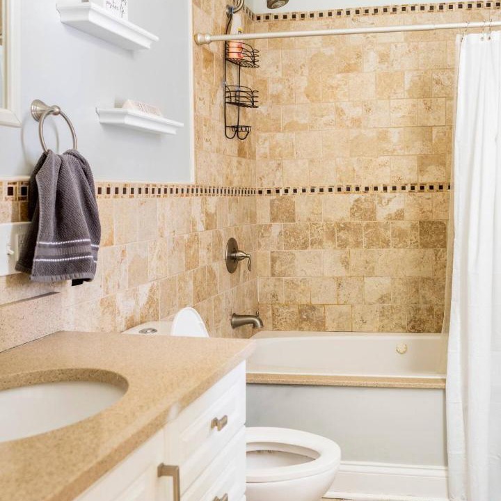 Photo of Bathroom in East Garfield Park