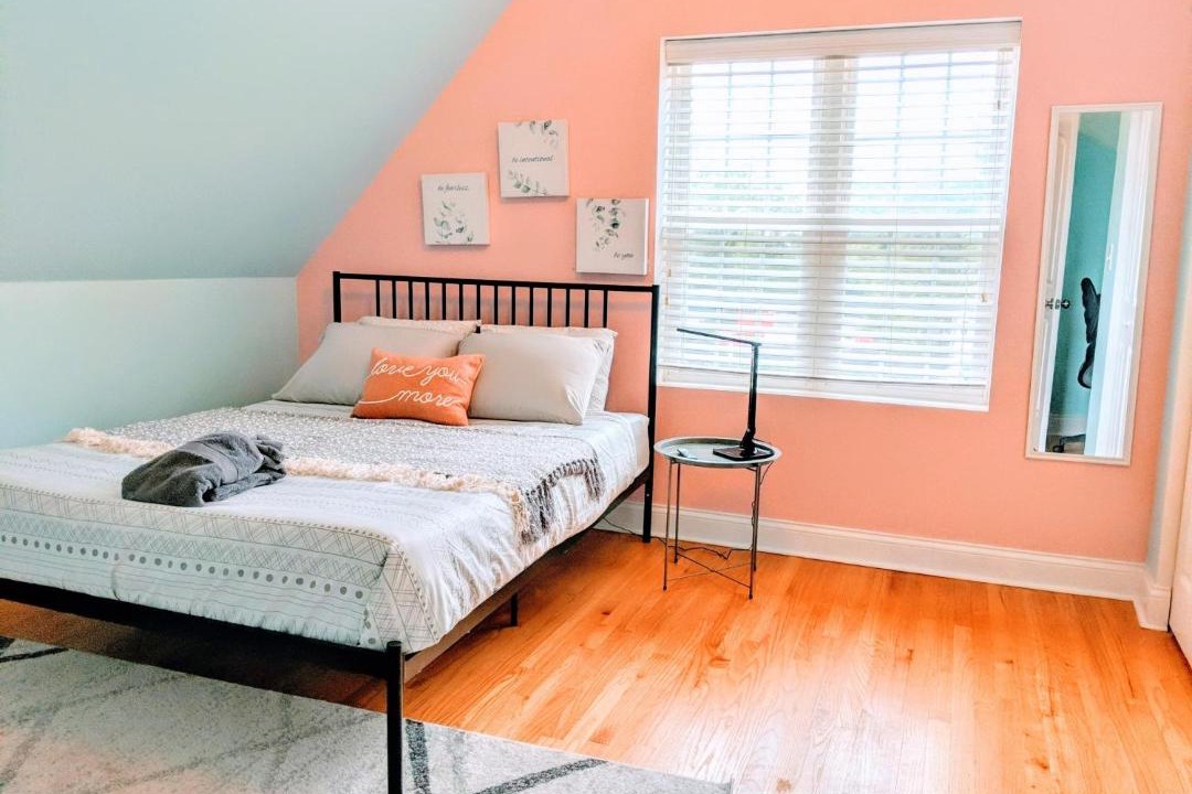 Photo of Bedroom in East Garfield Park