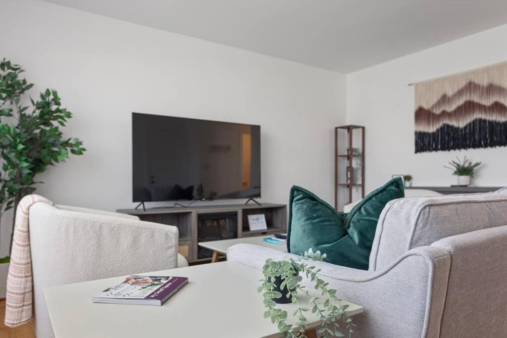 Photo of Livingroom in Des Plaines