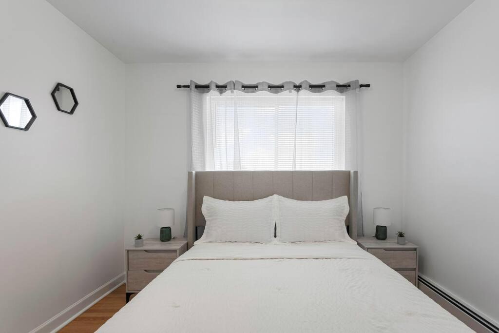 Photo of Bedroom in Des Plaines