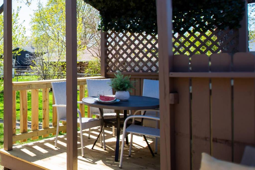 Photo of Patio Balcony in Winthrop Harbor