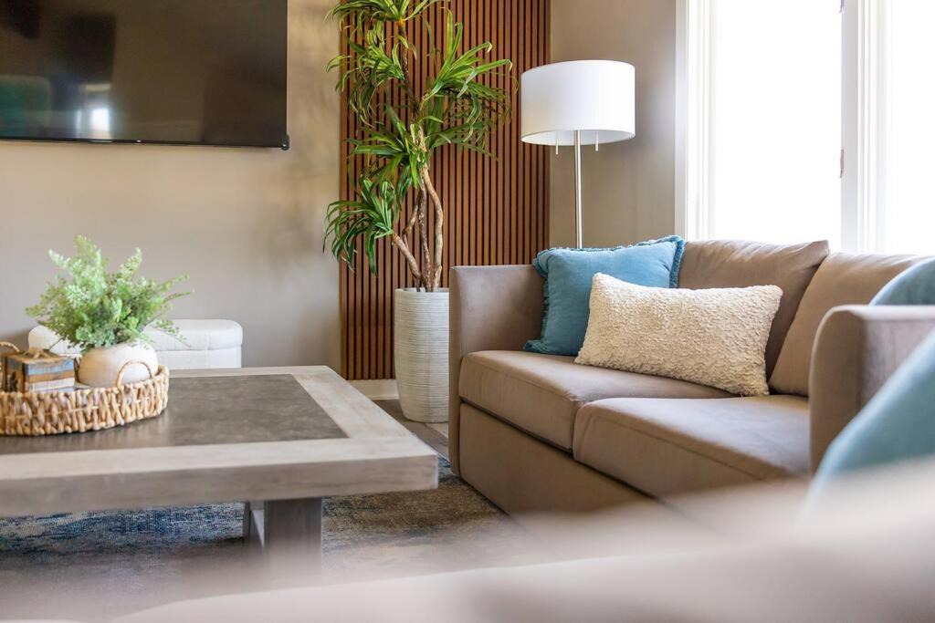 Photo of Livingroom in Winthrop Harbor