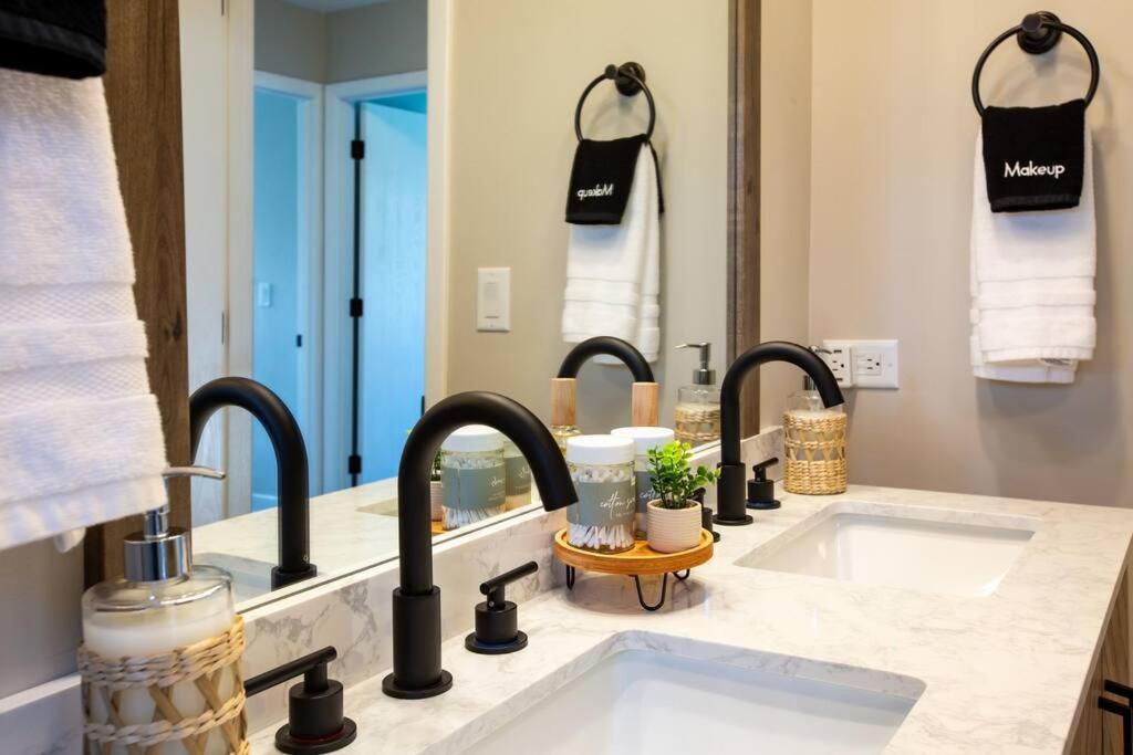 Photo of Bathroom in Winthrop Harbor