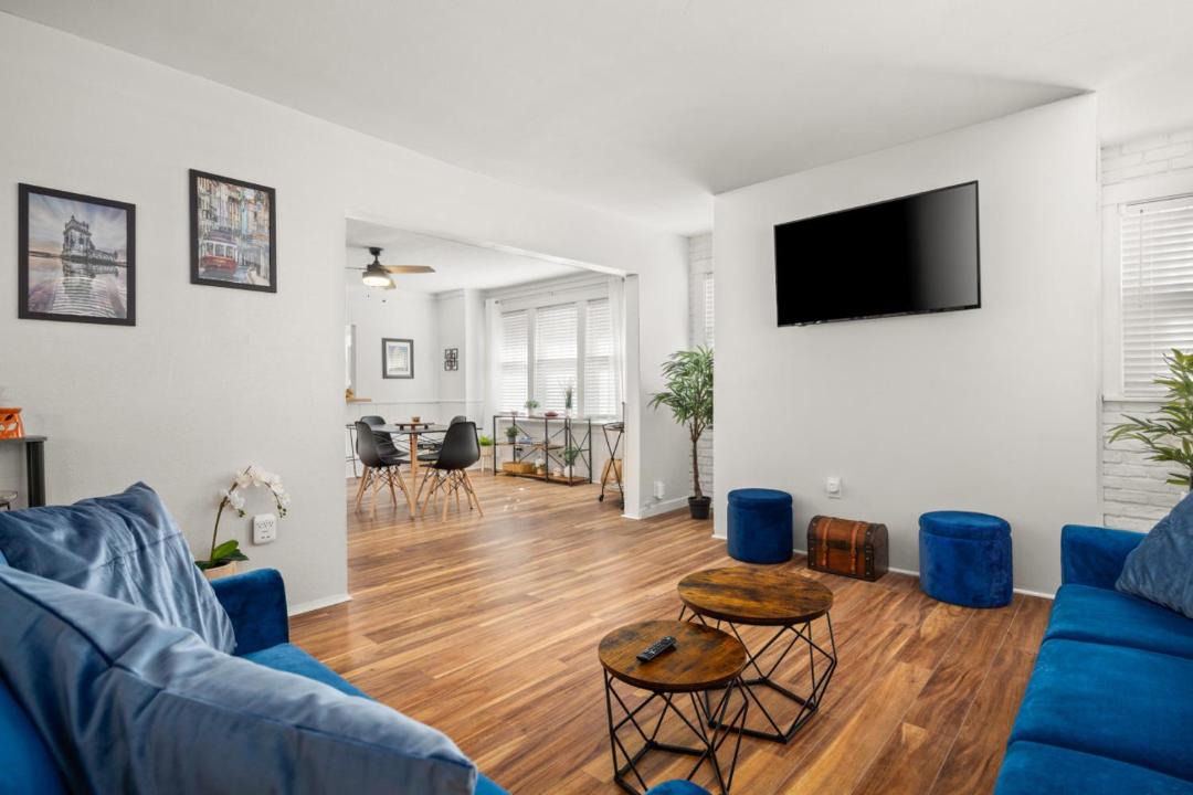 Photo of Livingroom in Peoria Heights