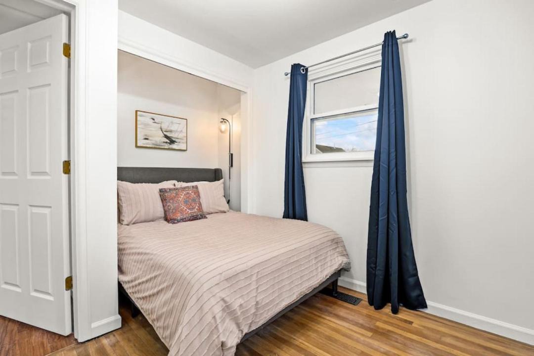 Photo of Bedroom in Peoria Heights