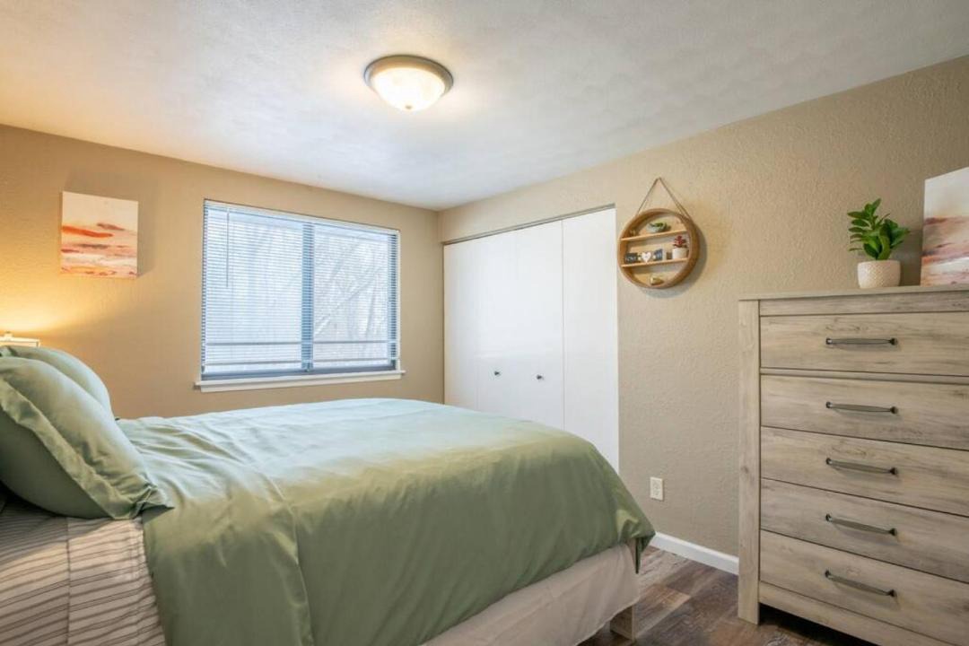 Photo of Bedroom in Sunnyland