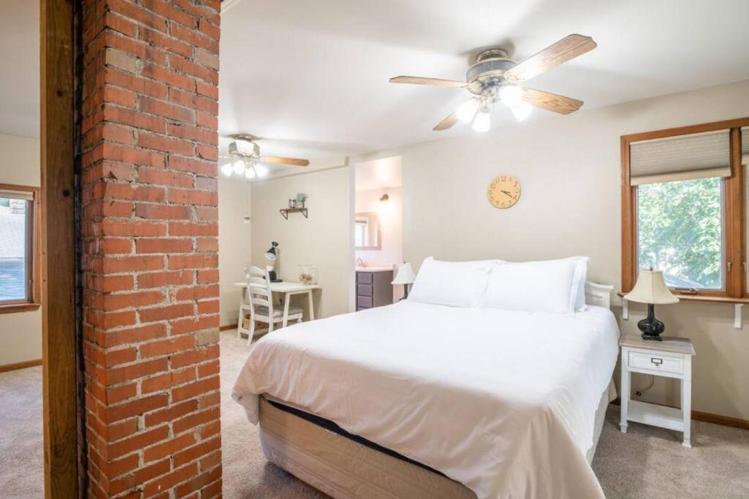 Photo of Bedroom in Peoria Heights