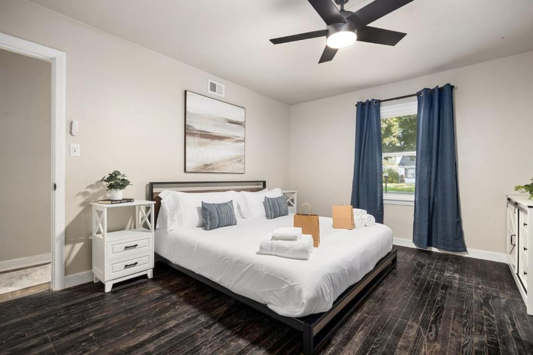 Photo of Bedroom in Groveland