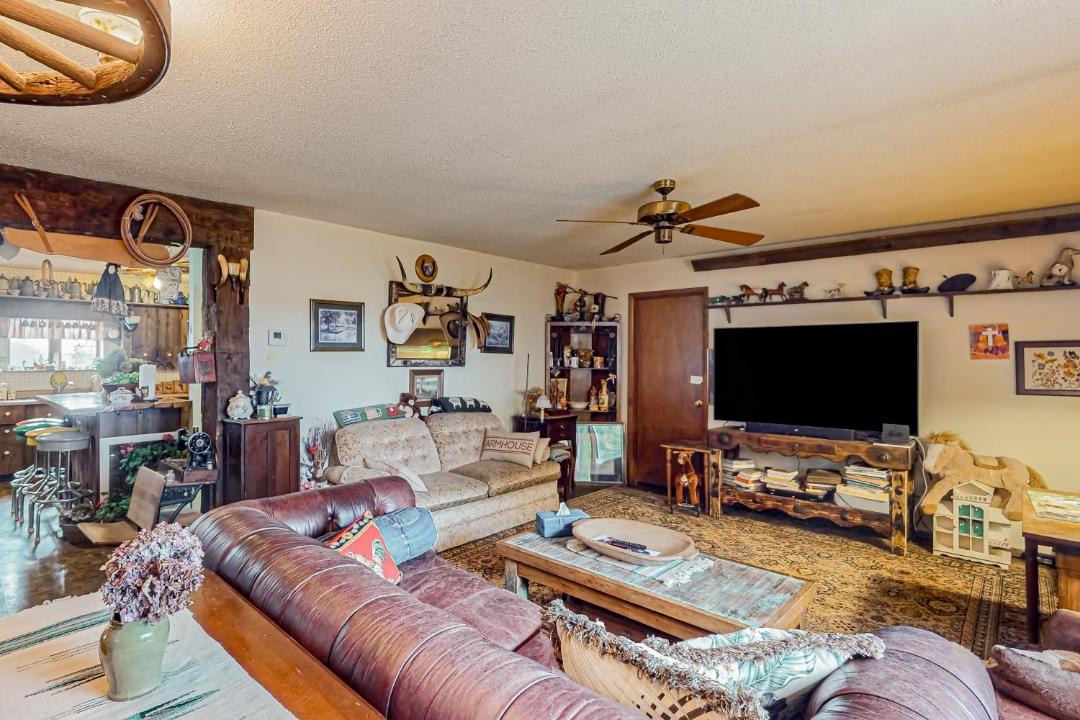 Photo of Livingroom in Lowder