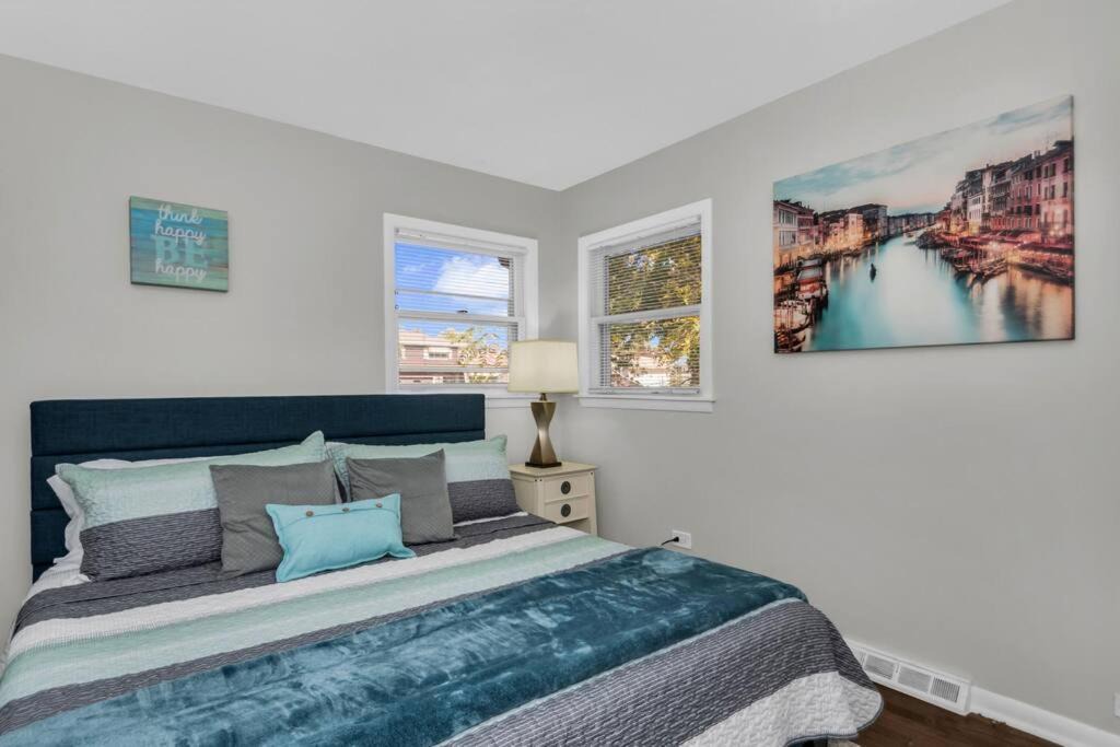 Photo of Bedroom in Schaumburg